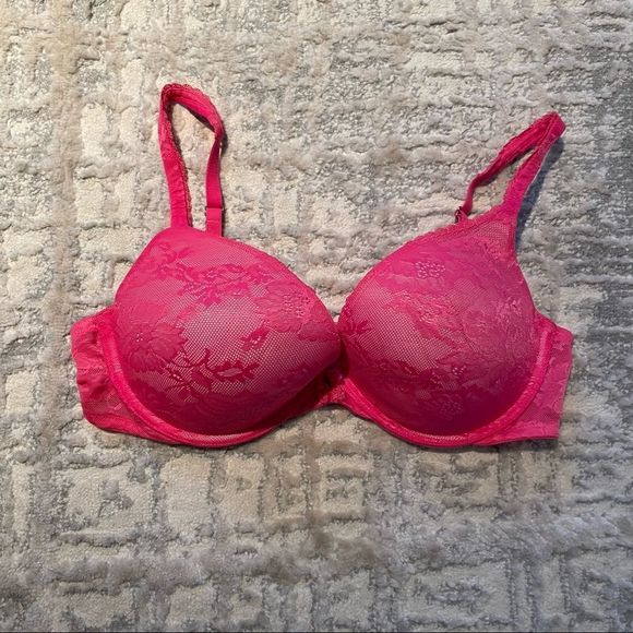 Victoria's Secret Other - Victorias Secret Body By Victoria Push-Up Lace Bra